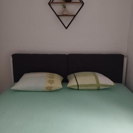 Apartmani Ruza Vir Exterior photo