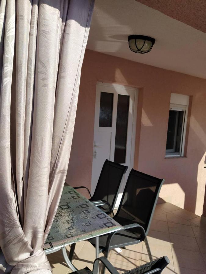 Apartmani Ruza Vir Exterior photo