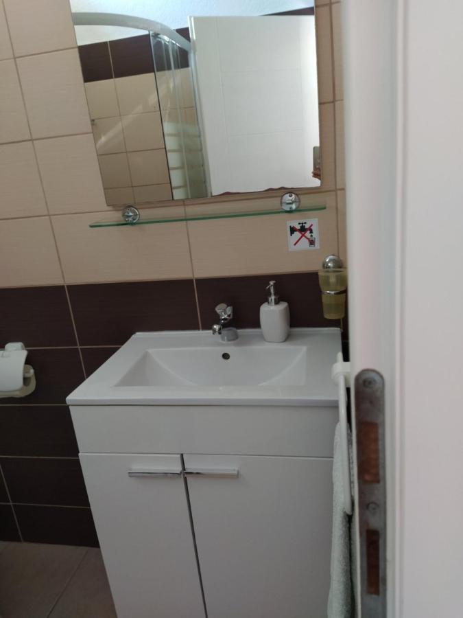 Apartmani Ruza Vir Exterior photo